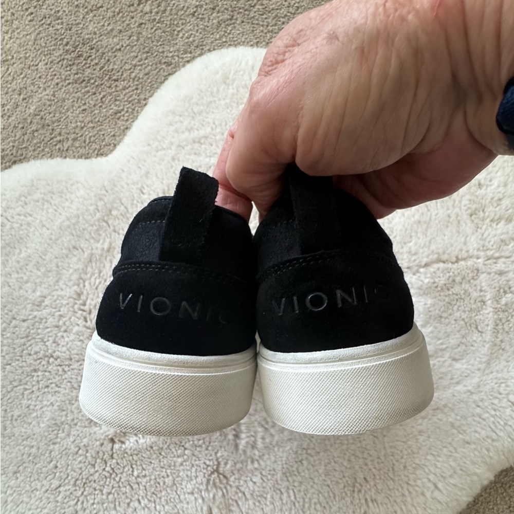 Vionic Kimmie Perforated Suede Slip-On Sneakers – Black – Size 9 – EUC - Picture 4 of 11